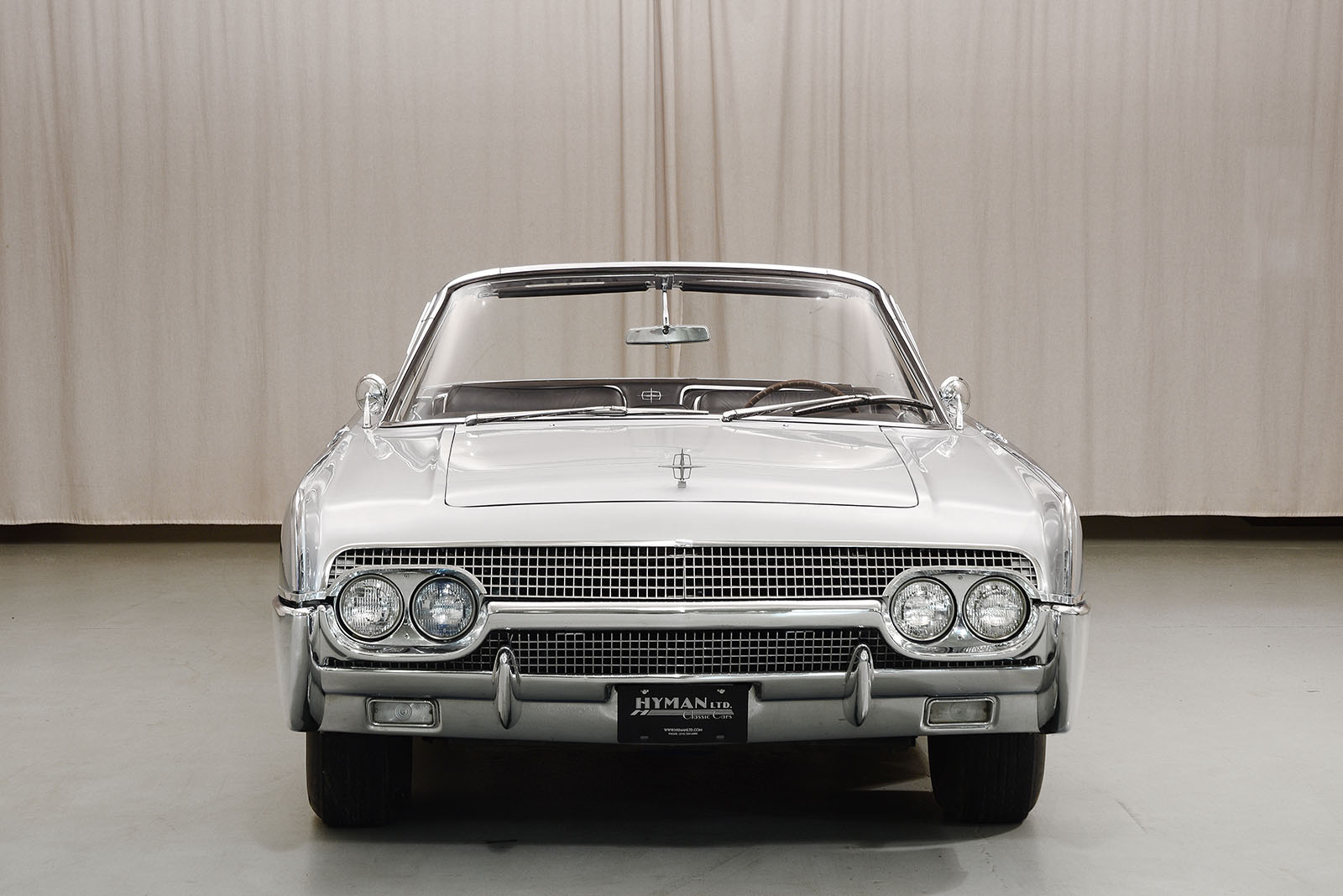 1961 Lincoln Continental Base | Hagerty Valuation Tools®